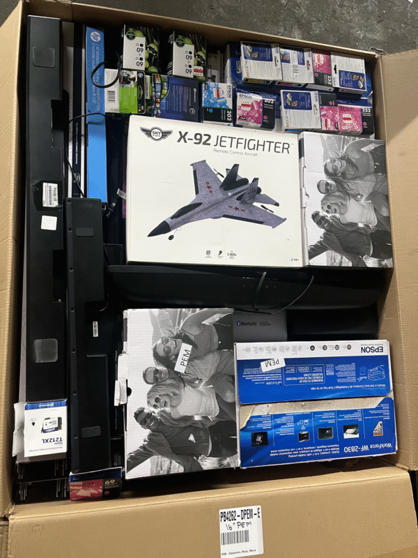 TARGET ELECTRONICS MEGA MYSTERY BOX - Image 5